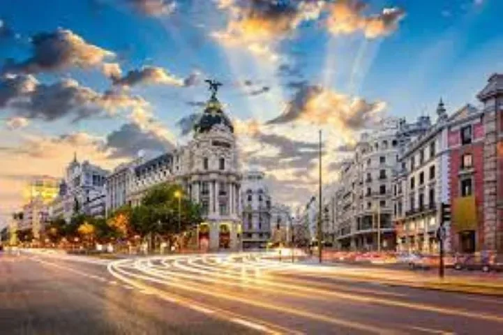 madrid r jpg webp Vacaciones