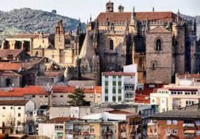 plasencia r jpg webp plasencia r jpg webp